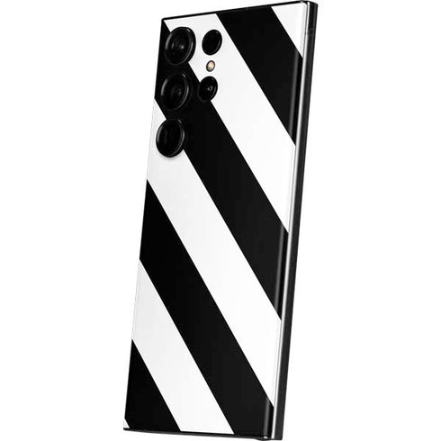 Black and White Geometric Stripes Galaxy S23 Ultra Skin