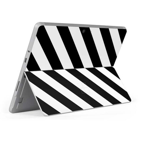 Black and White Geometric Stripes Surface Go Skin