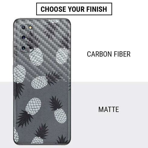 Black and White Pineapples Galaxy S20 Skin