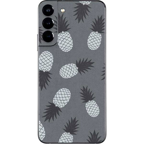 Black and White Pineapples Galaxy S22 Plus Skin