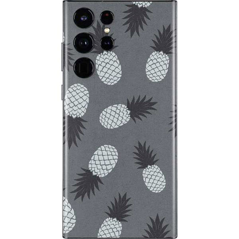 Black and White Pineapples Galaxy S22 Ultra Skin