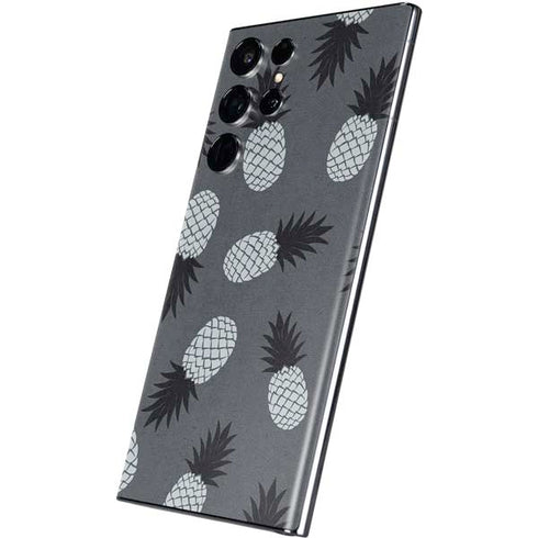 Black and White Pineapples Galaxy S22 Ultra Skin