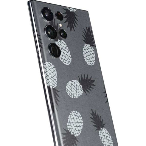 Black and White Pineapples Galaxy S22 Ultra Skin
