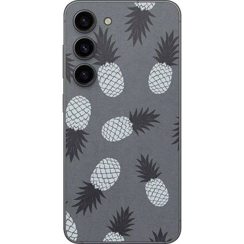 Black and White Pineapples Galaxy S23 Skin