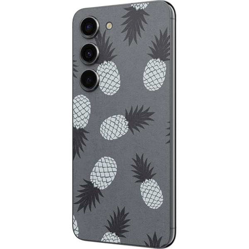 Black and White Pineapples Galaxy S23 Skin