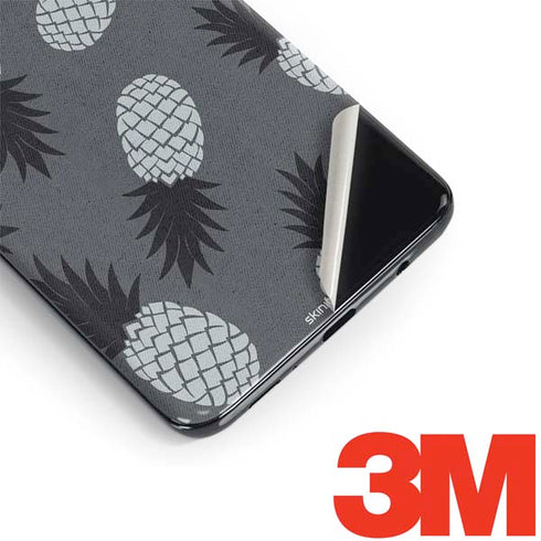 Black and White Pineapples Galaxy S9 Skin