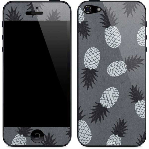 Black and White Pineapples iPhone 5/5s/5SE Skin