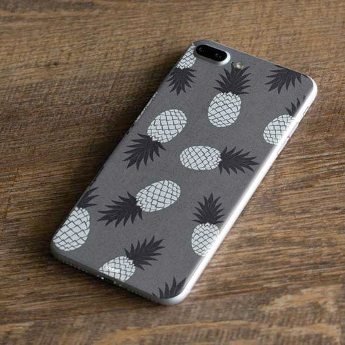 Black and White Pineapples iPhone 8 Plus Skin