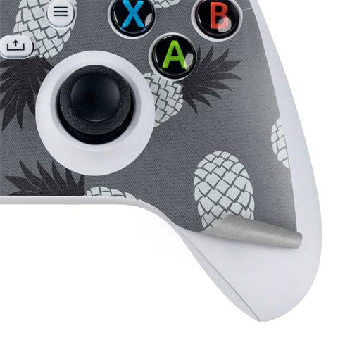 Black and White Pineapples Xbox Series S Skins