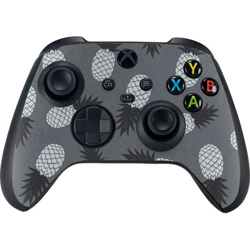 Black and White Pineapples Xbox Series X Controller Skin