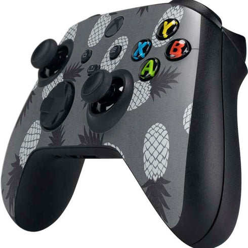 Black and White Pineapples Xbox Series X Controller Skin