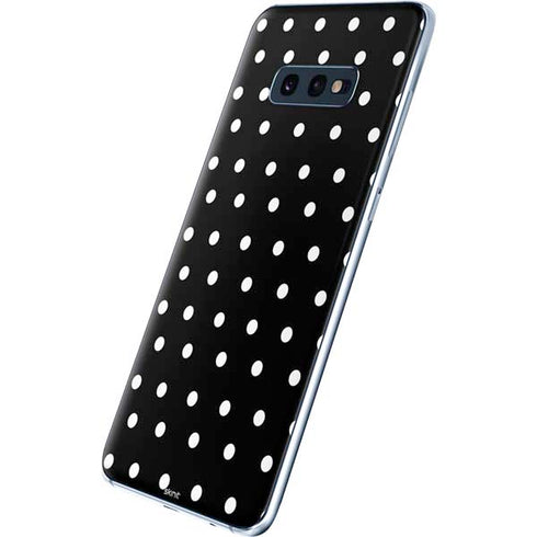 Black and White Polka Dots Galaxy S10e Skin