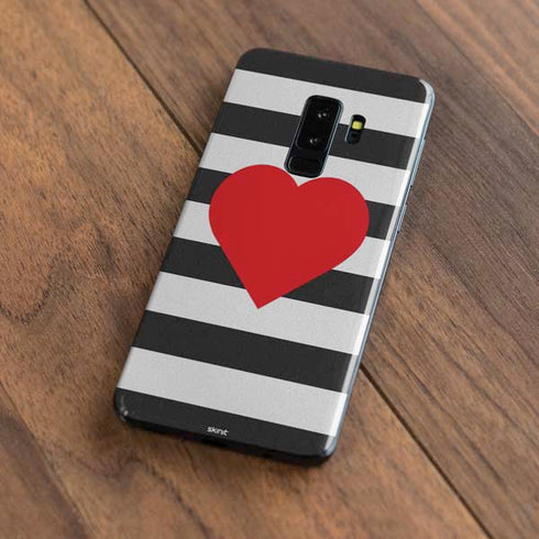 Black And White Striped Heart Galaxy S9 Plus Skin
