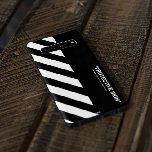 Black and White Stripes Galaxy S10 Plus Skin