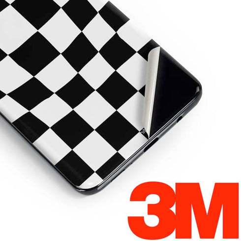 Black and White Zoomed Checkerboard Galaxy S10 Skin