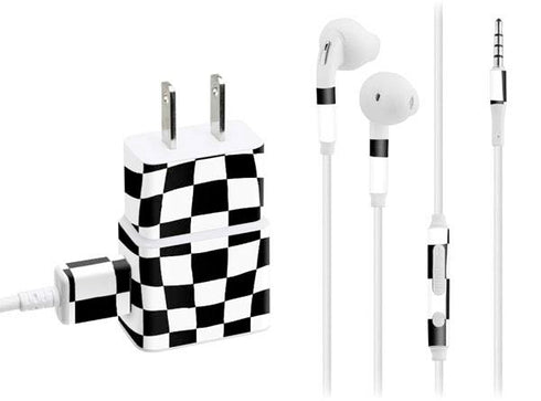Black and White Zoomed Checkerboard Phone Charger Skin