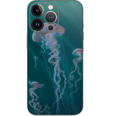 Blue Jellyfish by Vincent Hie iPhone 15 Pro Skin