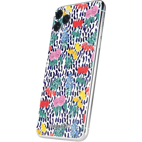 Bouffants and Broken Hearts Bouquets Print iPhone 11 Pro Max Skin
