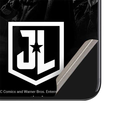 The Justice League (2017) Profile Characters Poster iPhone SE (2nd & 3rd Gen) Skin
