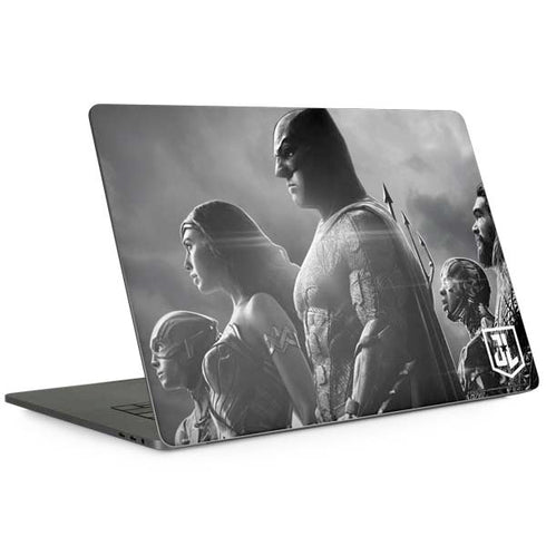 The Justice League (2017) Profile Characters Poster Apple MacBook Pro 15-inch Skin