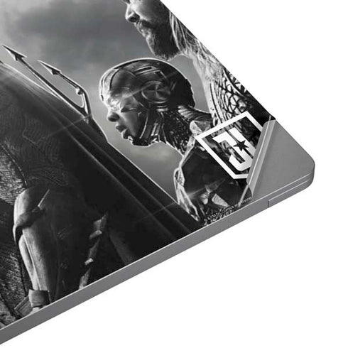 The Justice League (2017) Profile Characters Poster Universal Laptop 13in (10.6 x 7.6in) Skin