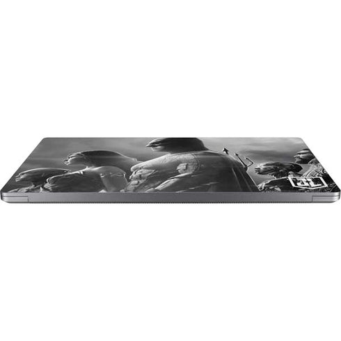 The Justice League (2017) Profile Characters Poster Universal Laptop 16.6in (13.4 x 9.7in) Skin
