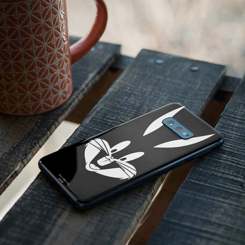 Looney Tunes Bugs Bunny Plain Black and White Galaxy S10e Skin