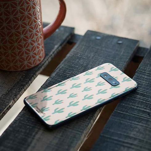 Bouffants and Broken Hearts Cacti 3 Galaxy S10e Skin