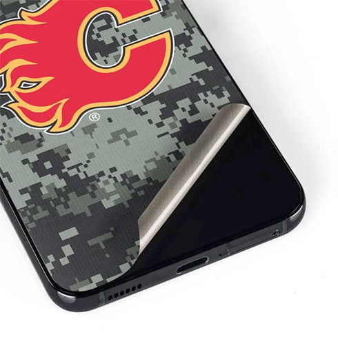 NHL Calgary Flames Camo Galaxy S22 Plus Skin