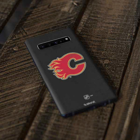 NHL Calgary Flames Distressed Galaxy S10 Skin
