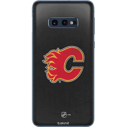 NHL Calgary Flames Distressed Galaxy S10e Skin