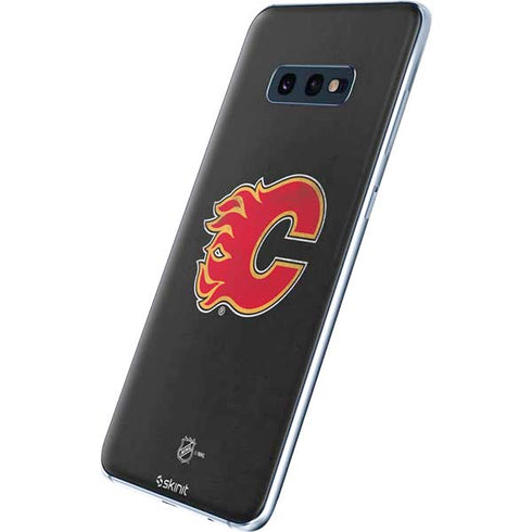 NHL Calgary Flames Distressed Galaxy S10e Skin