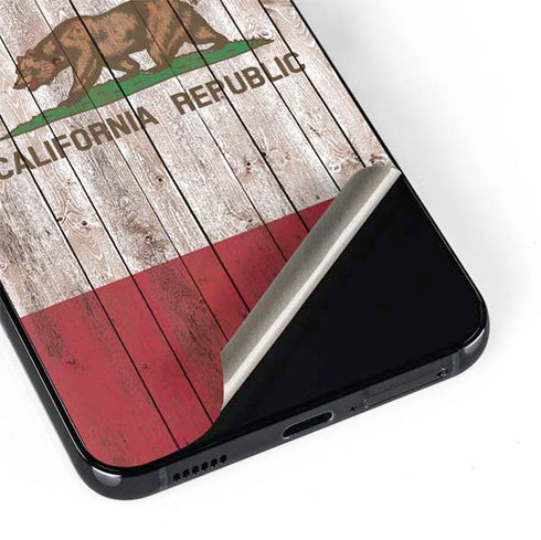 California Flag Dark Wood Galaxy S22 Skin
