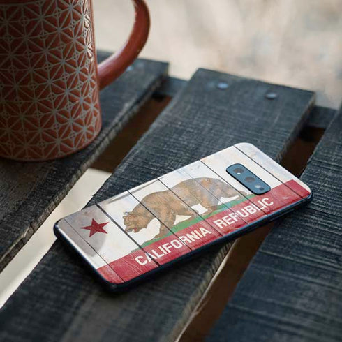 California Flag Light Wood Galaxy S10e Skin