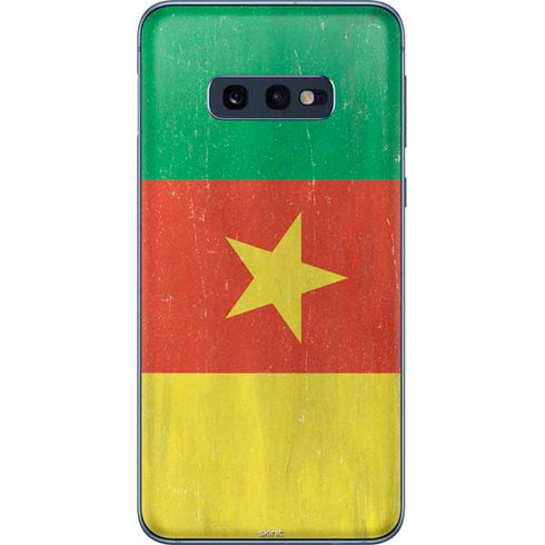 Cameroon Flag Distressed Galaxy S10e Skin