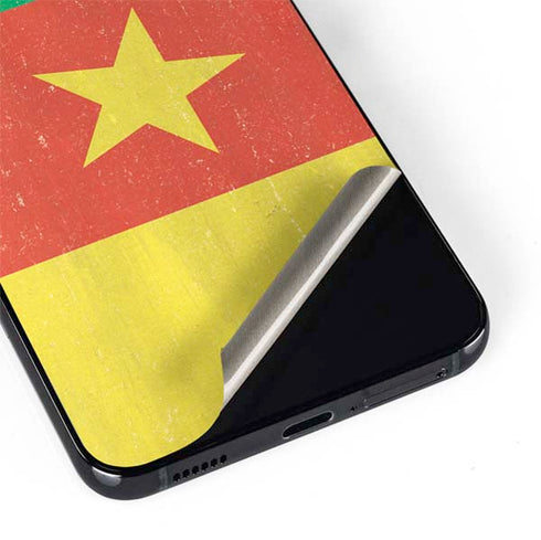 Cameroon Flag Distressed Galaxy S22 Skin