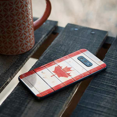 Canada Flag Light Wood Galaxy S10e Skin