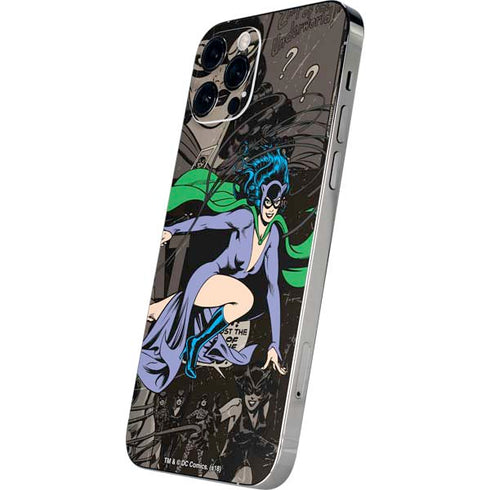 DC Comics Catwoman Vintage Action Pose Pattern iPhone 12 Pro Skin
