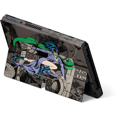 DC Comics Catwoman Vintage Action Pose Pattern Nintendo Switch OLED (2021) Skin
