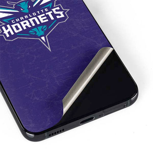 NBA Charlotte Hornets Distressed-Purple Galaxy S22 Skin