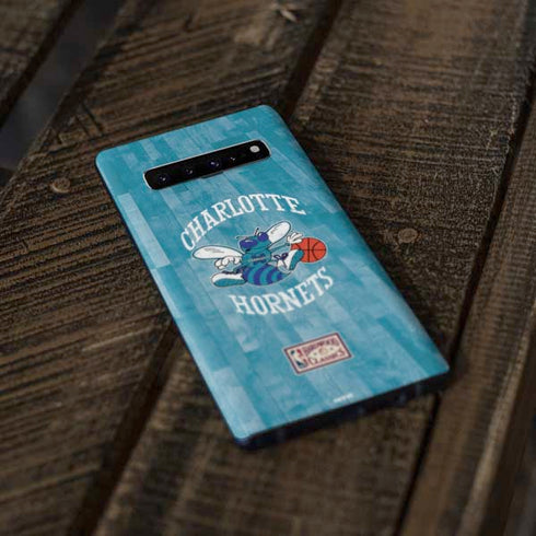 NBA Charlotte Hornets Hardwood Classics Galaxy S10 Plus Skin