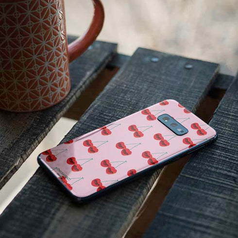 Bouffants and Broken Hearts Cherry Lash Galaxy S10e Skin