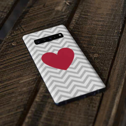 Chevron Heart Galaxy S10 Plus Skin