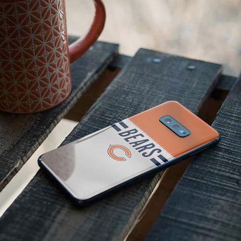 NFL Chicago Bears White Striped Galaxy S10e Skin