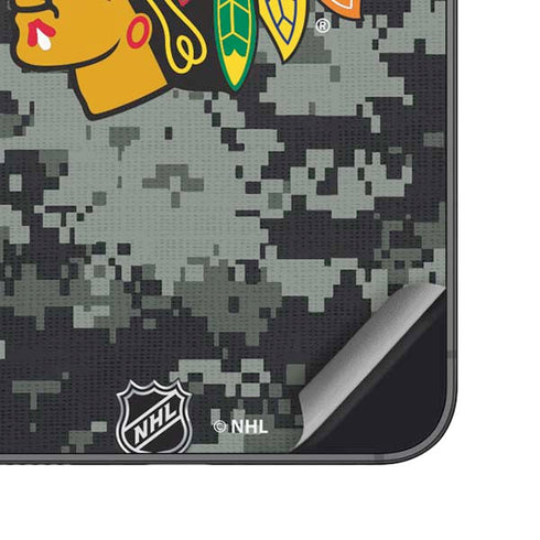 NHL Chicago Blackhawks Camo Galaxy S23 Skin