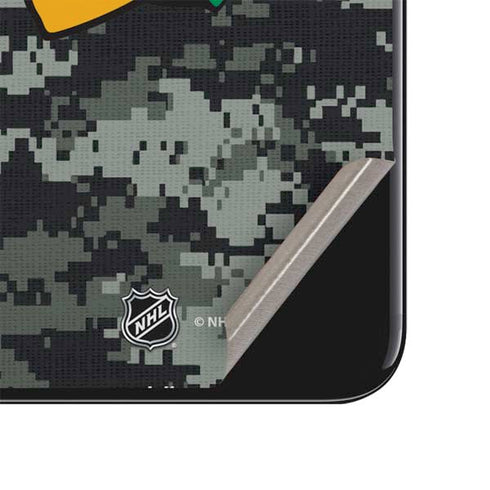 NHL Chicago Blackhawks Camo iPhone SE (2nd & 3rd Gen) Skin