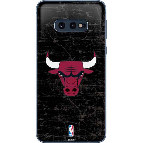 NBA Chicago Bulls Black Distressed Galaxy S10e Skin