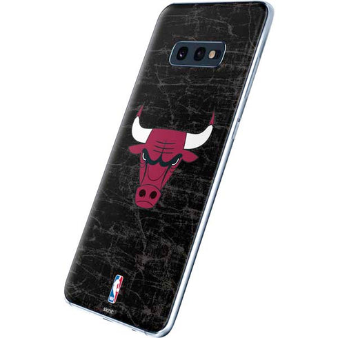 NBA Chicago Bulls Black Distressed Galaxy S10e Skin