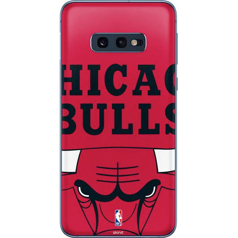 NBA Chicago Bulls Large Logo Galaxy S10e Skin