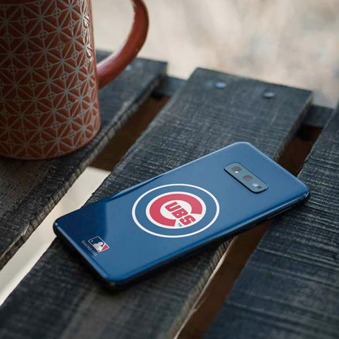 MLB Chicago Cubs - Solid Distressed Galaxy S10e Skin